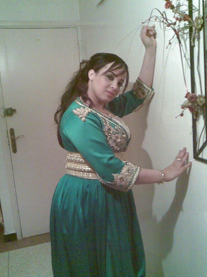 5P Sexy arab woman