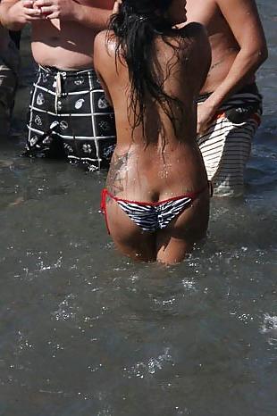 25P Beach Party Girls