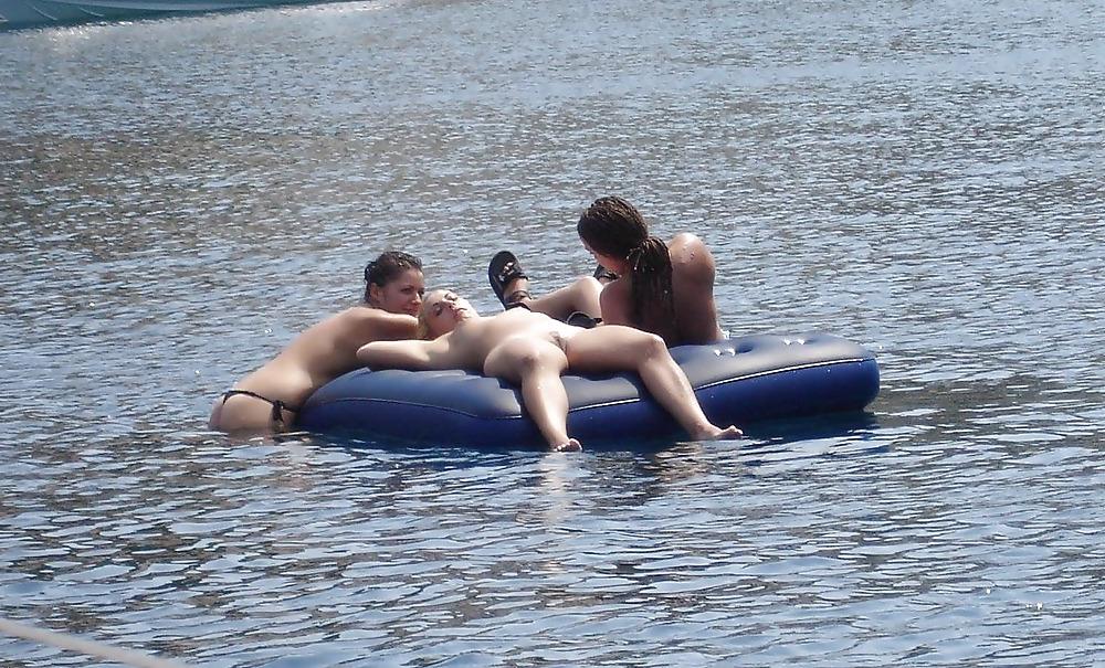 25P Horny Beach Day