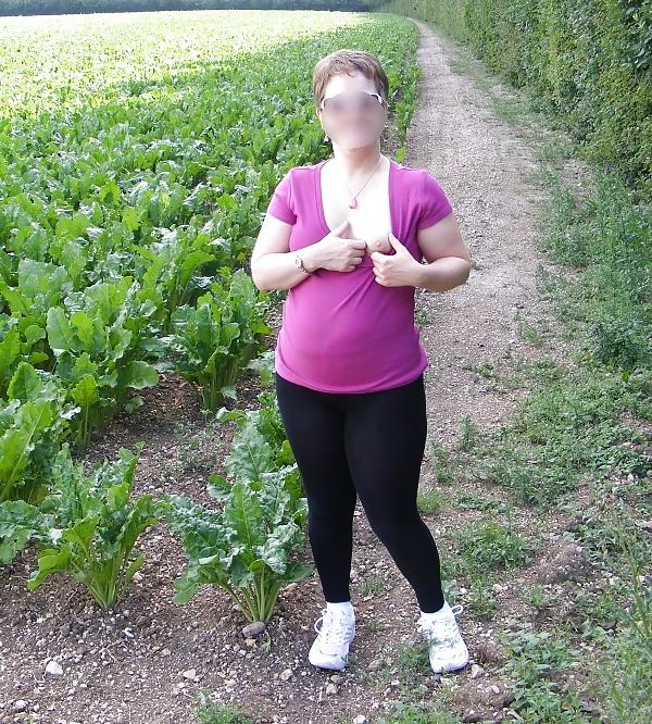 25P Flashing in a forest
