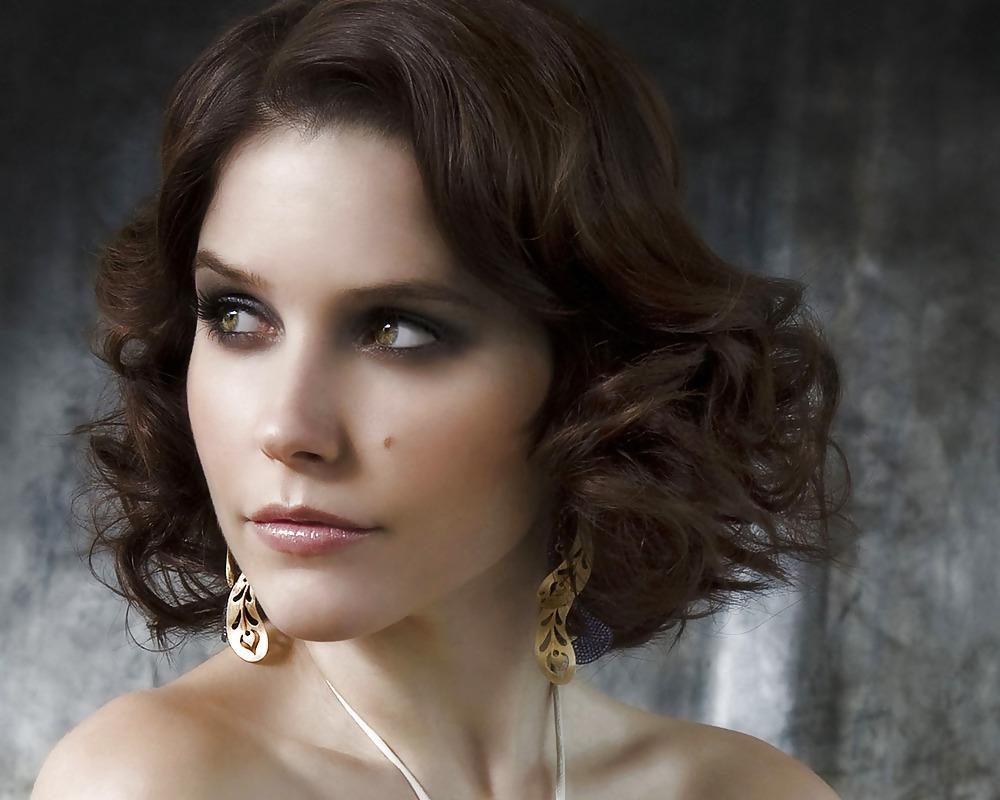 25P Sophia bush