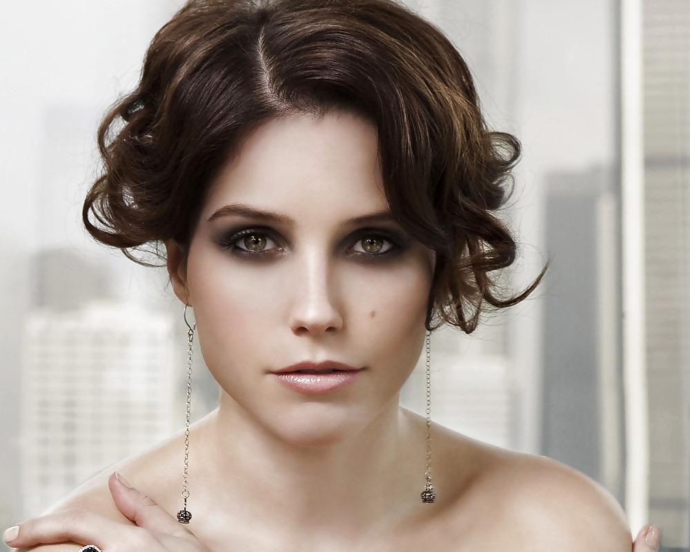 25P Sophia bush