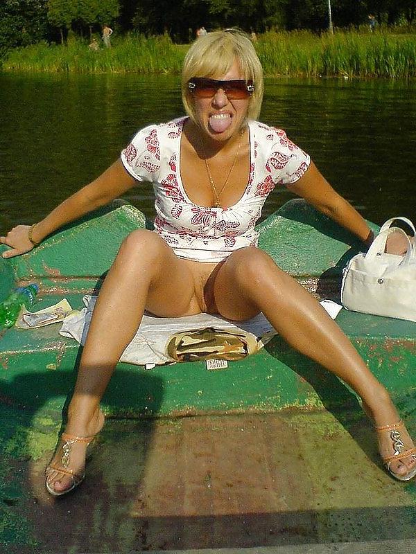 25P MILF flashing - 12