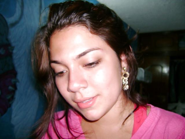 25P Sexy Latino Milf