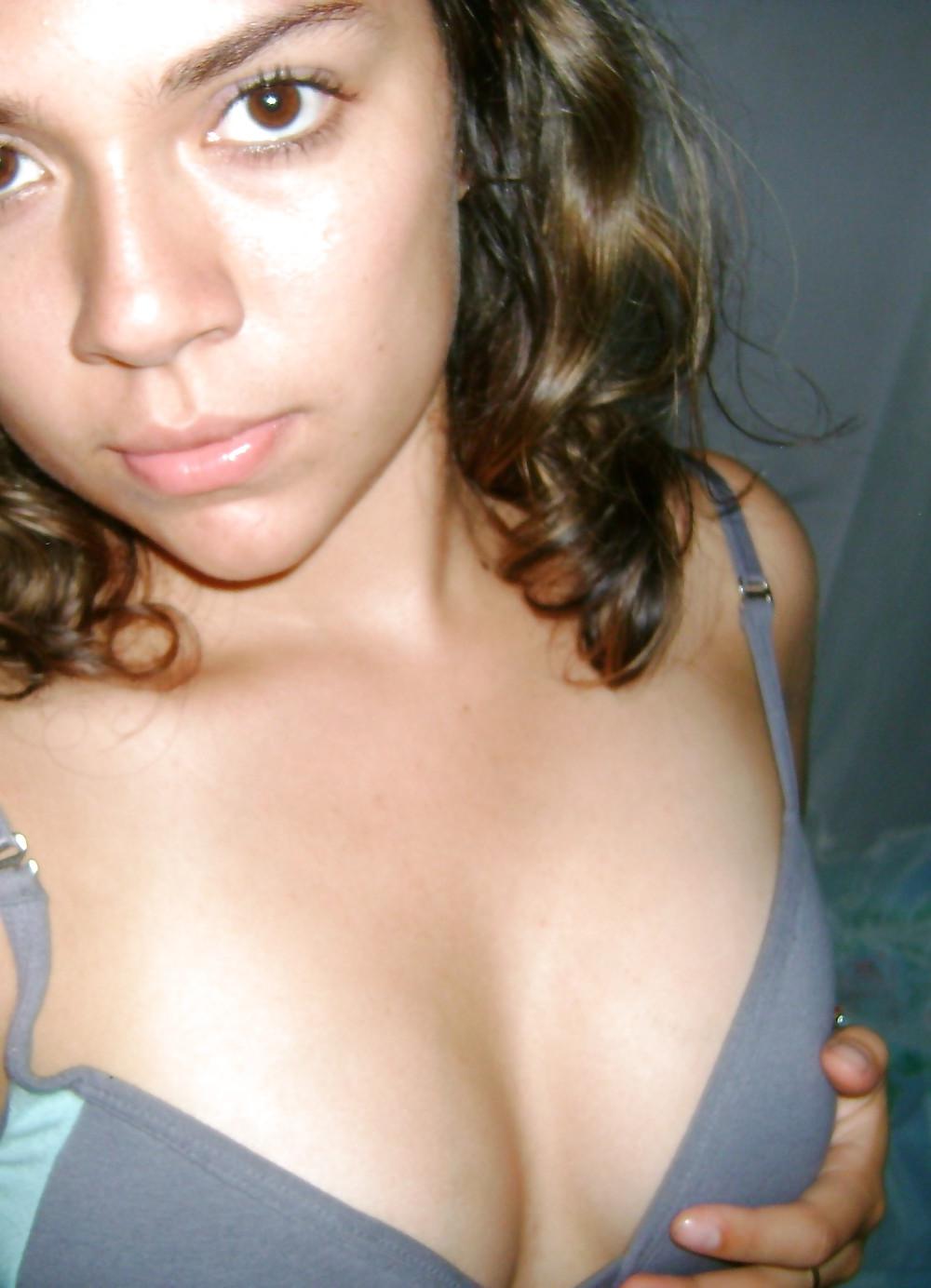 25P Sexy Latino Milf