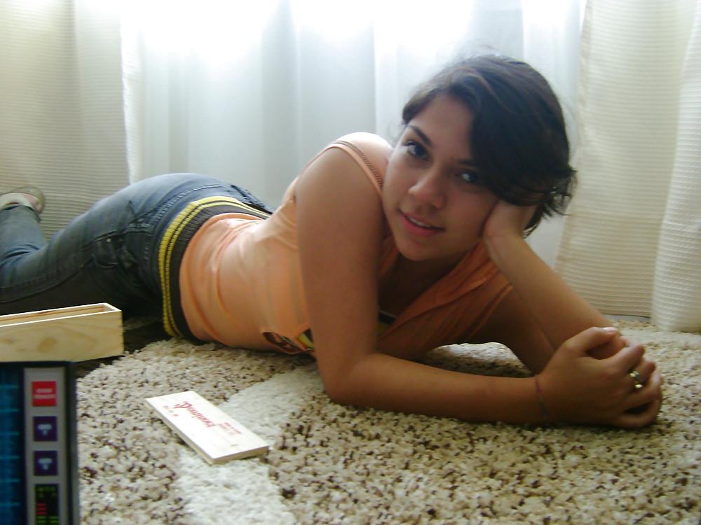 25P Sexy Latino Milf