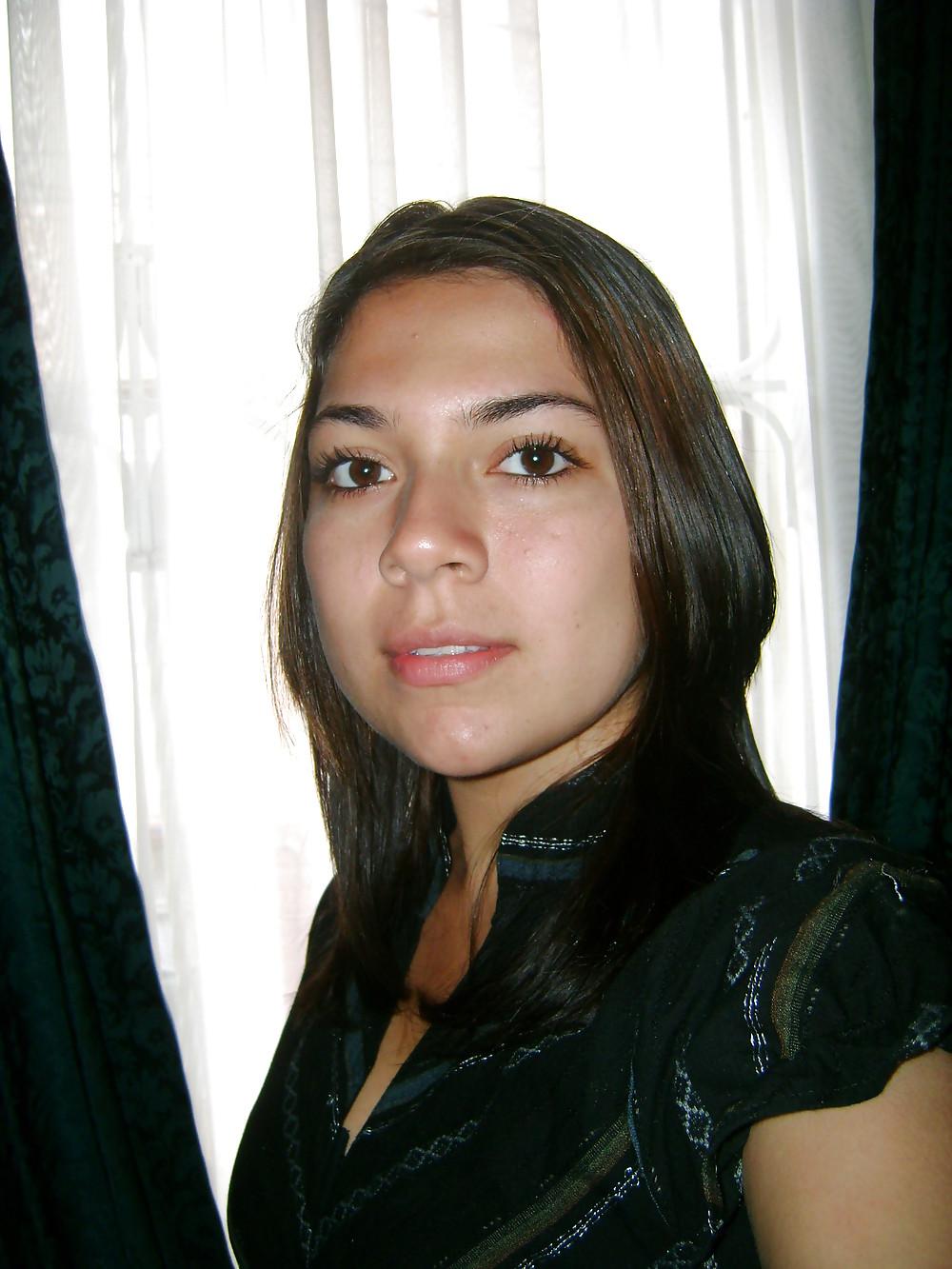 25P Sexy Latino Milf