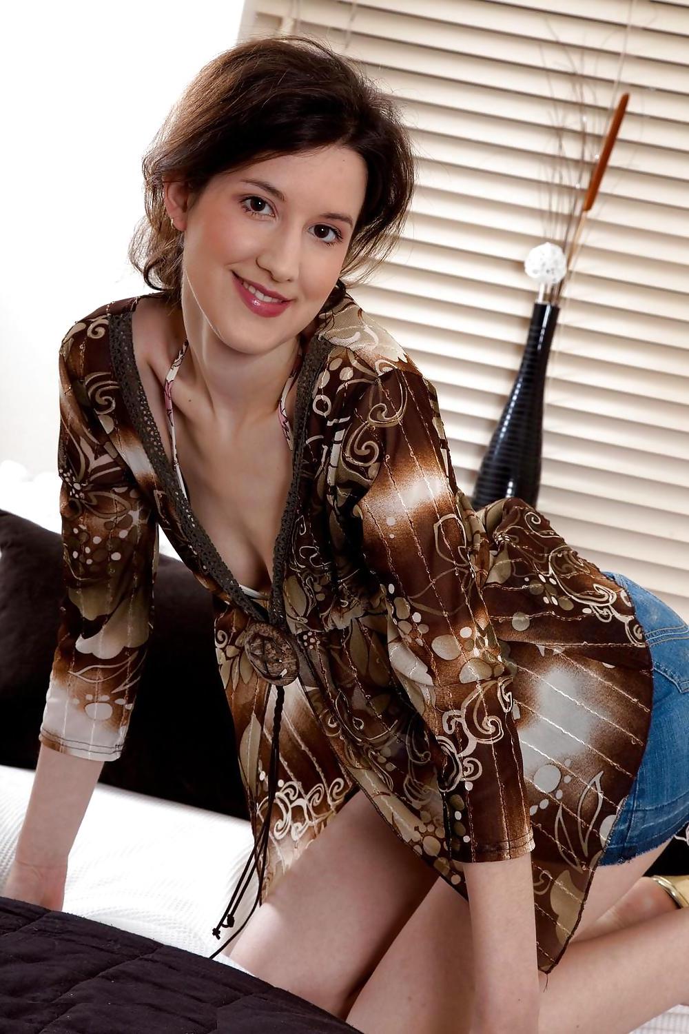12P Tiffany and her hairy pussy 