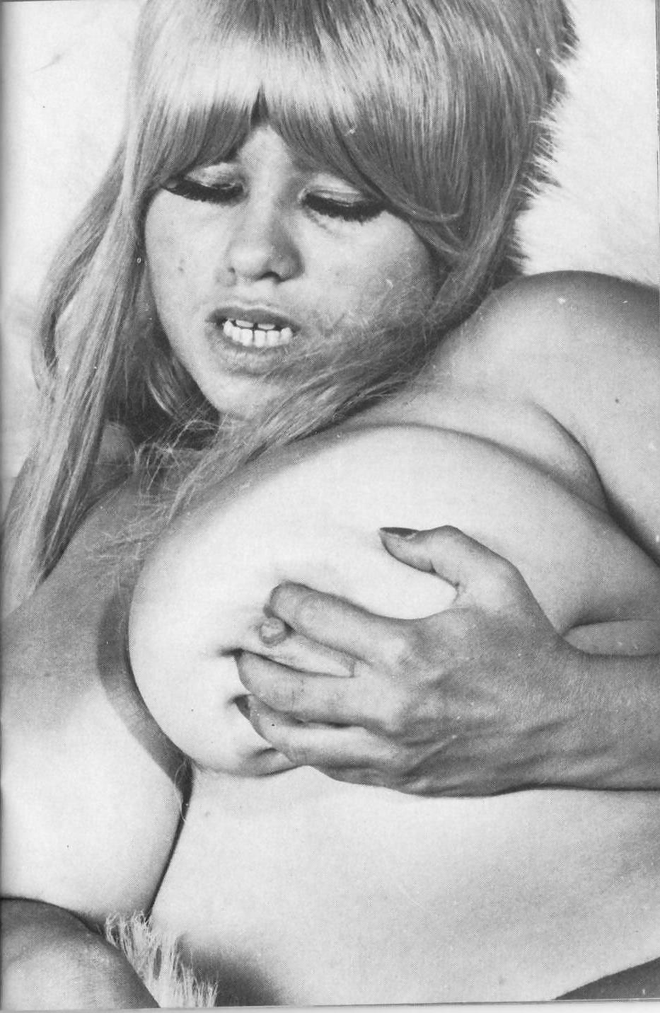 25P Busty Blonde Vintage Woman