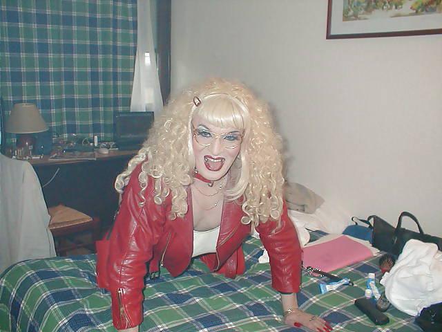 10P Madame Leather