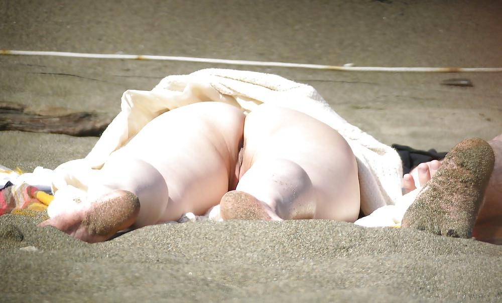 25P Pussy beach