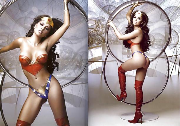 10P Wonder woman naked