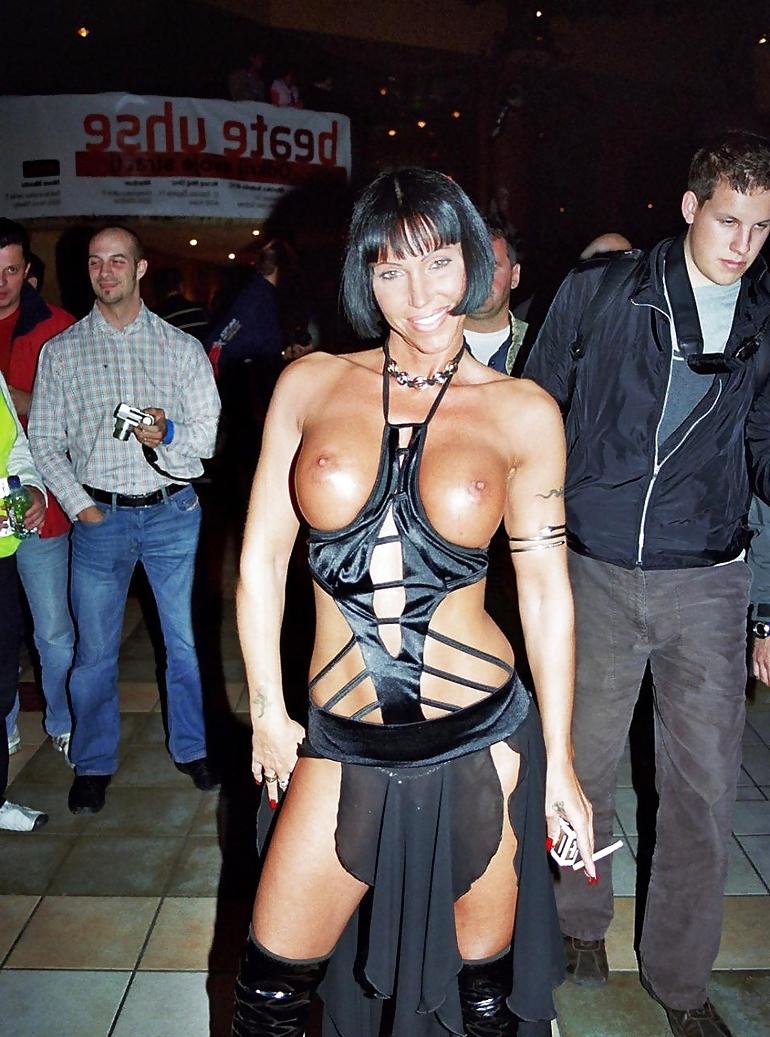 25P Beautiful Public Flashing by TROC 