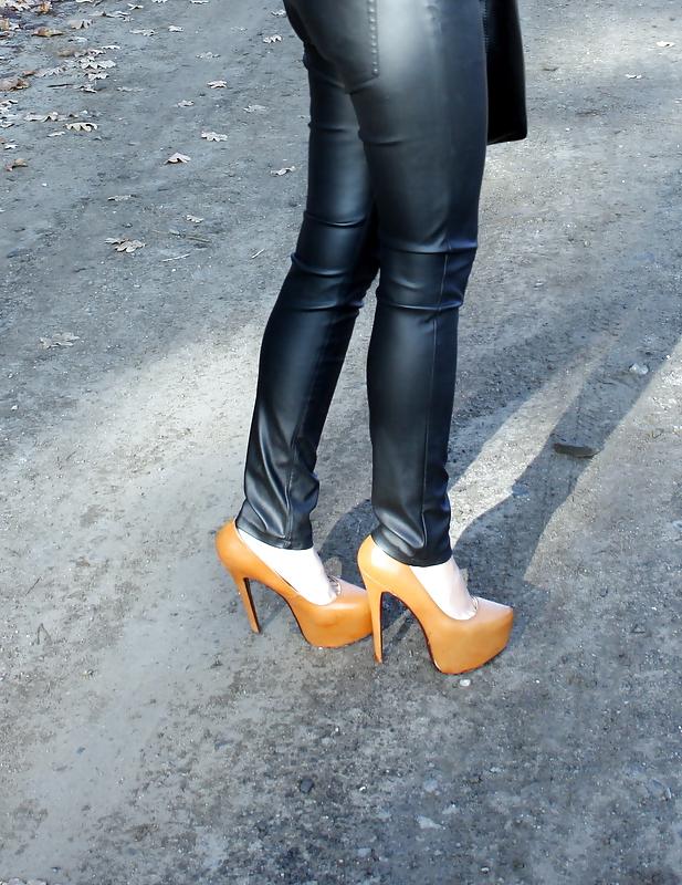 25P Polish girls in leather 3