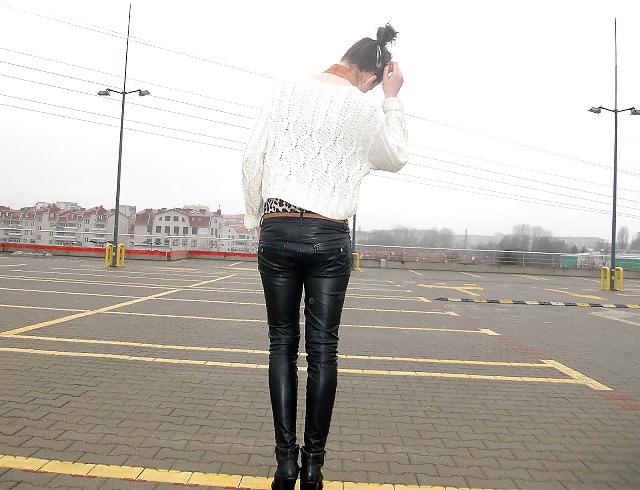 25P Polish girls in leather 3