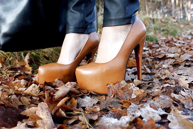 25P Polish girls in leather 3