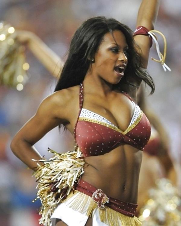 15P The hottest yoga and fit girls