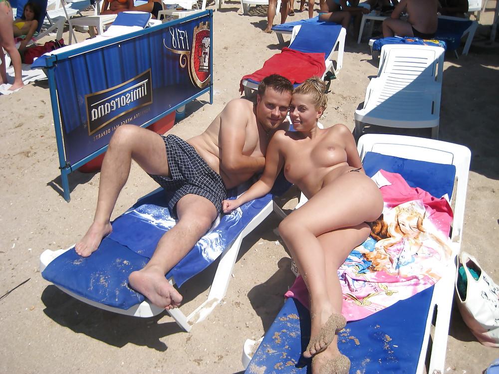 23P Romanian Girls on the Beach
