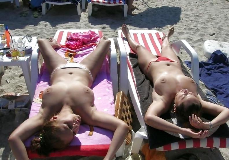 25P Cute Beach Girls - VI