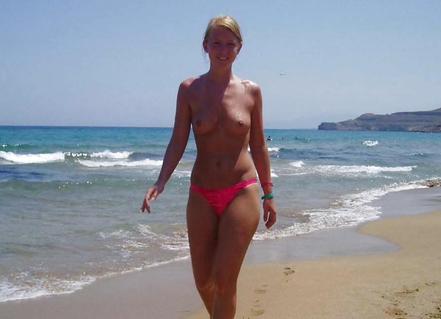 25P Cute Beach Girls - VI
