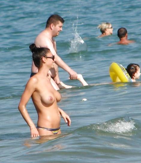 25P Bulgarian Beach Girls from Black Sea - VIII