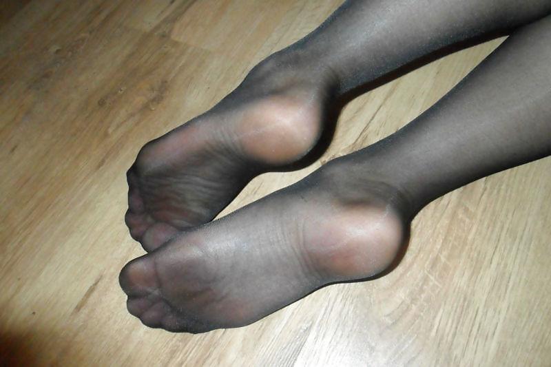 25P Sluts on ebay selling used worn nylons