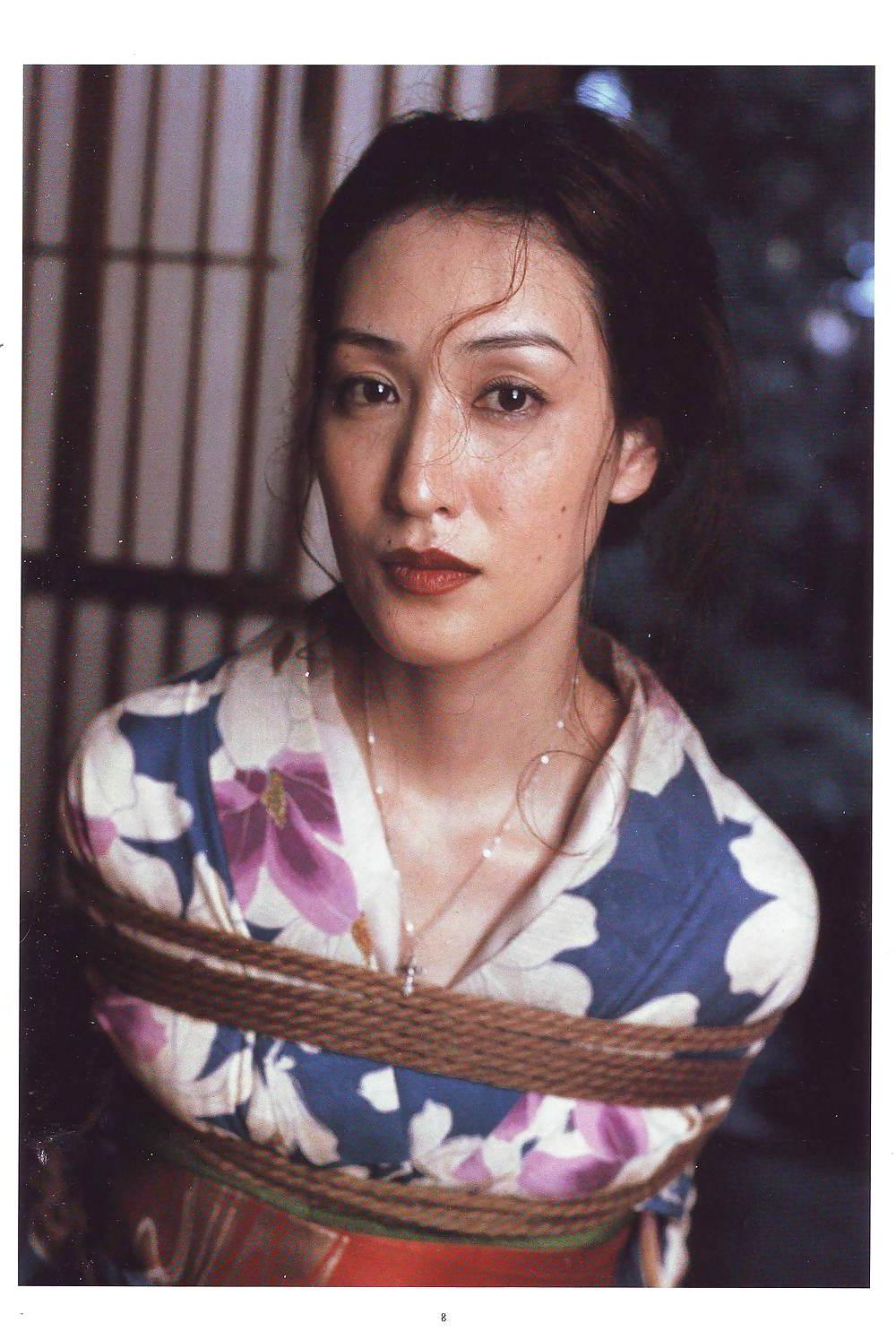 10P Woman Kimono Bondage
