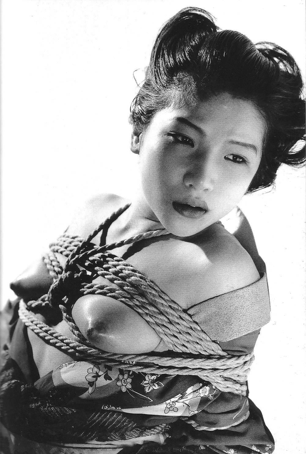 10P Woman Kimono Bondage