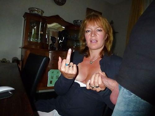 25P Milf waiting to be fuck