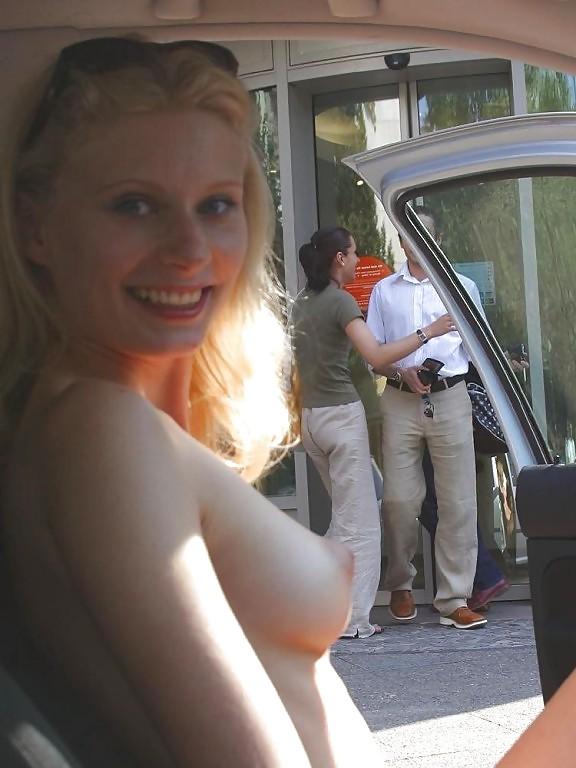25P Girls flashing - 4