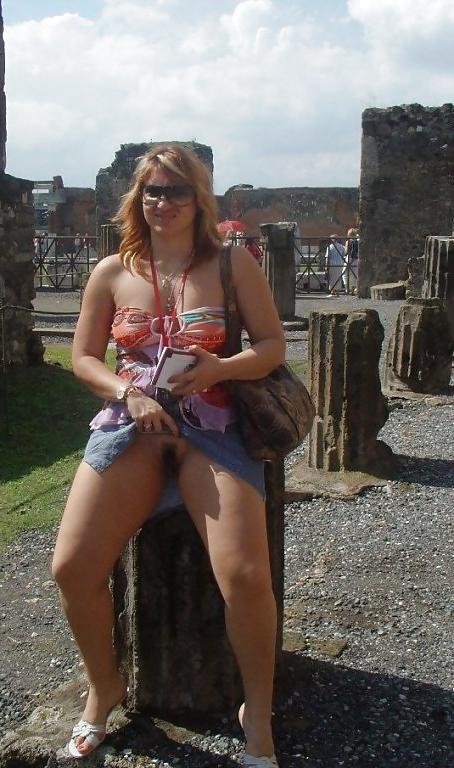 25P Girls flashing - 4