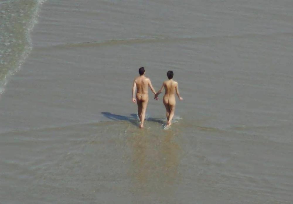 25P Cute Beach Teens