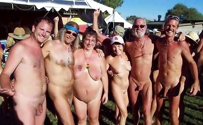 25P Cute Beach Teens