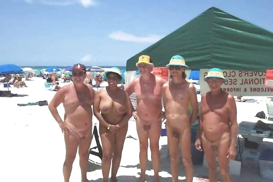 25P Cute Beach Teens