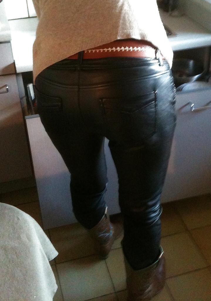 15P Asses in leather 