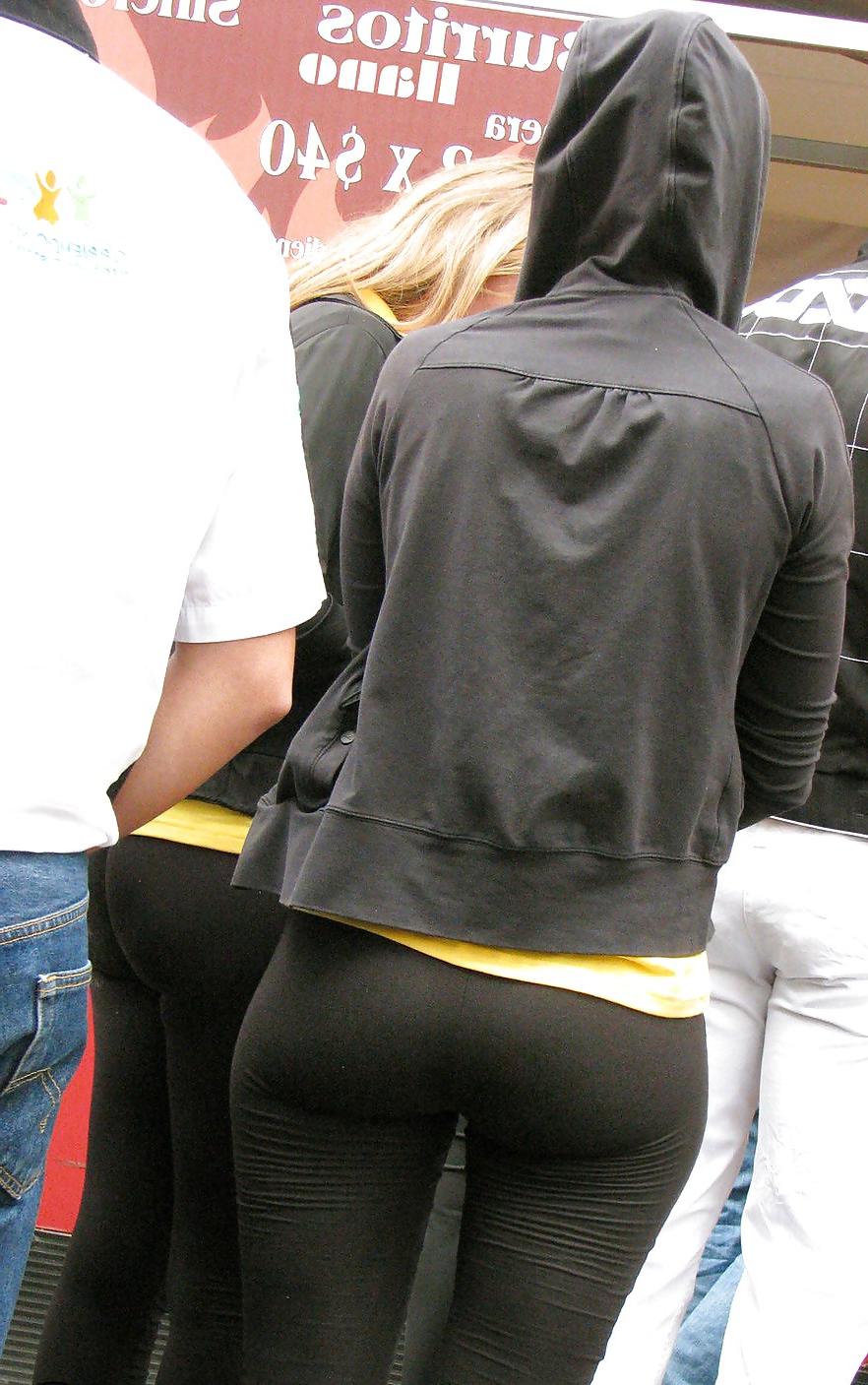 20P Tight black pants