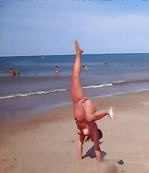 25P Beach girls 22.