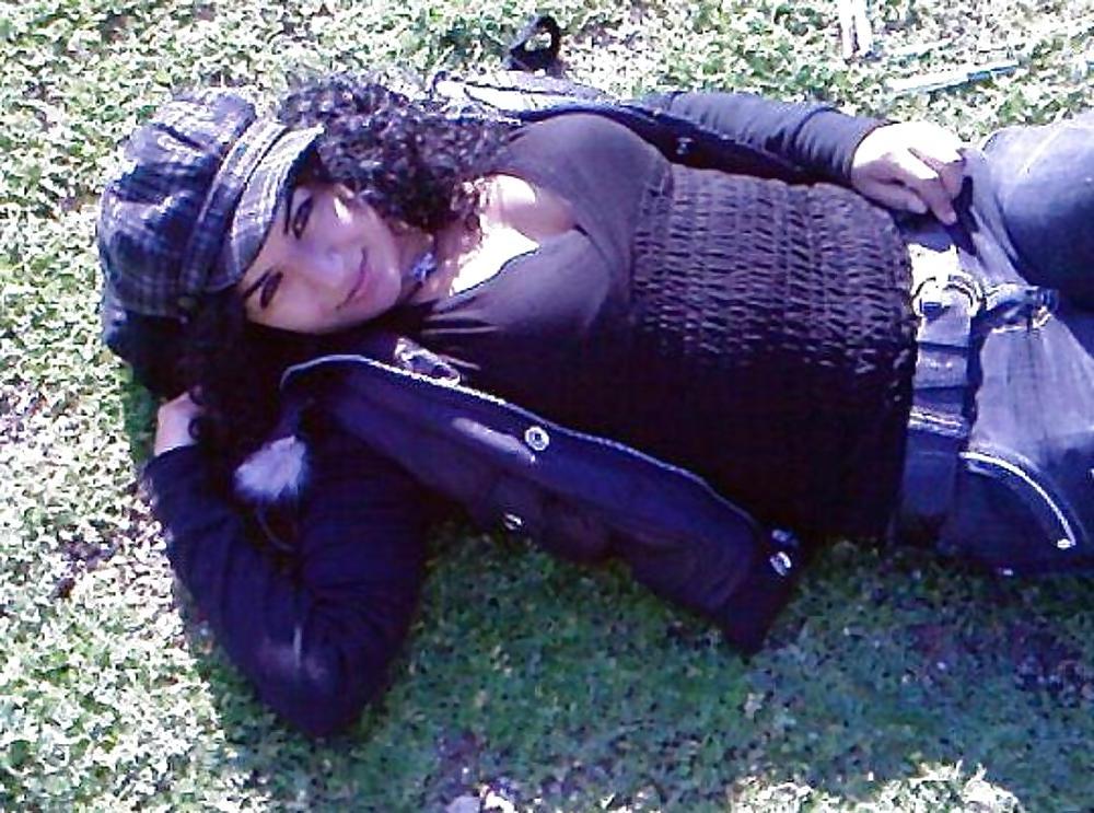 6P Turkish woman: Azize