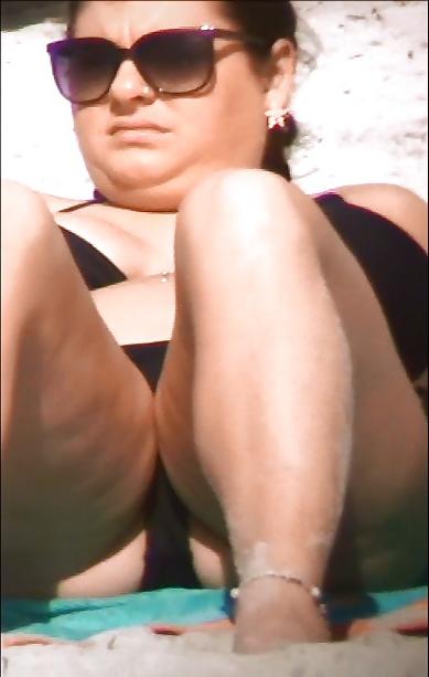20P Beautiful girls at beach sexy cameltoes