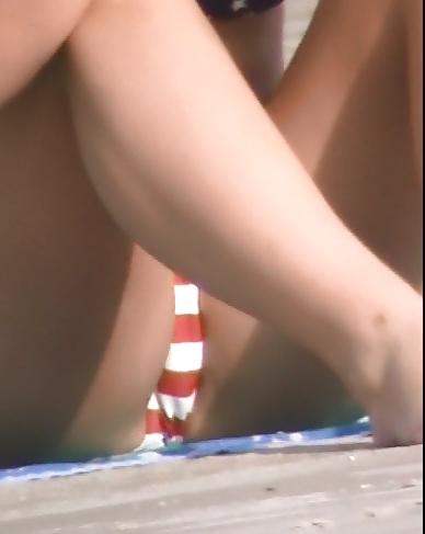 20P Beautiful girls at beach sexy cameltoes