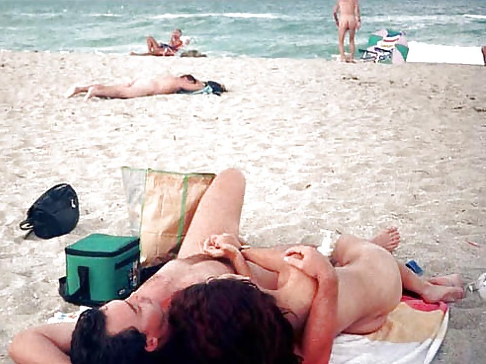 25P Favorite Couples Beach Fun