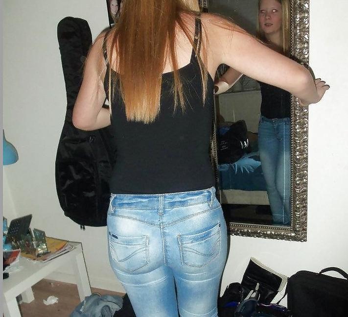25P Amazing Ass with Pants on