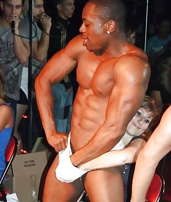 25P FIESTA IN DER DISCO!! VIELE FRAUEN UND EIN GLÜCKLICHER MANN!!