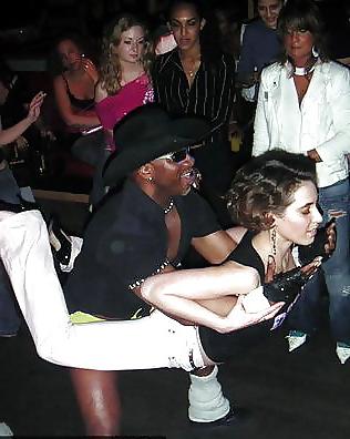 25P FIESTA IN DER DISCO!! VIELE FRAUEN UND EIN GLÜCKLICHER MANN!!