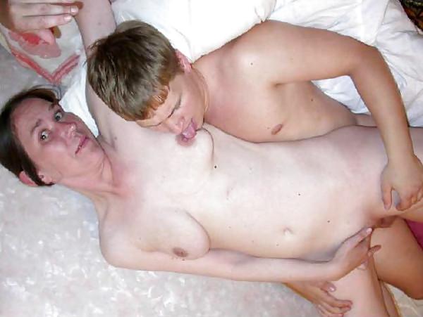 25P MOMS AND BOYS II