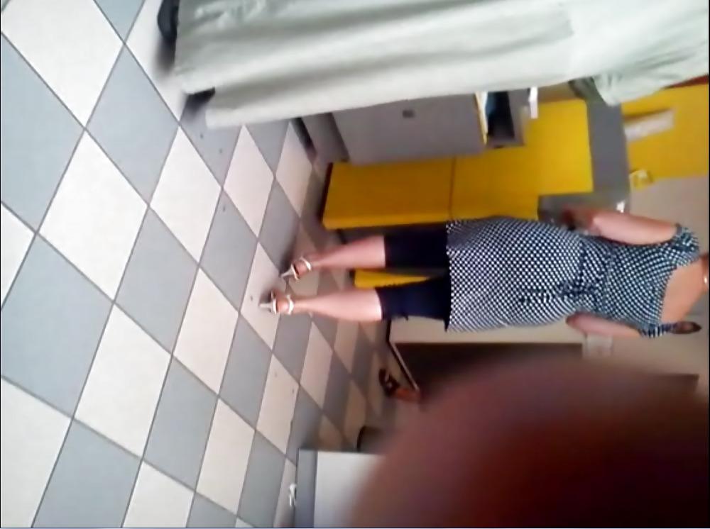 22P My flash slut 8 mature slut