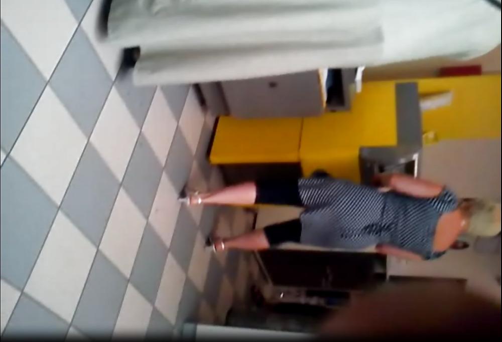 22P My flash slut 8 mature slut