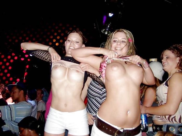 25P Flashing Girls 4
