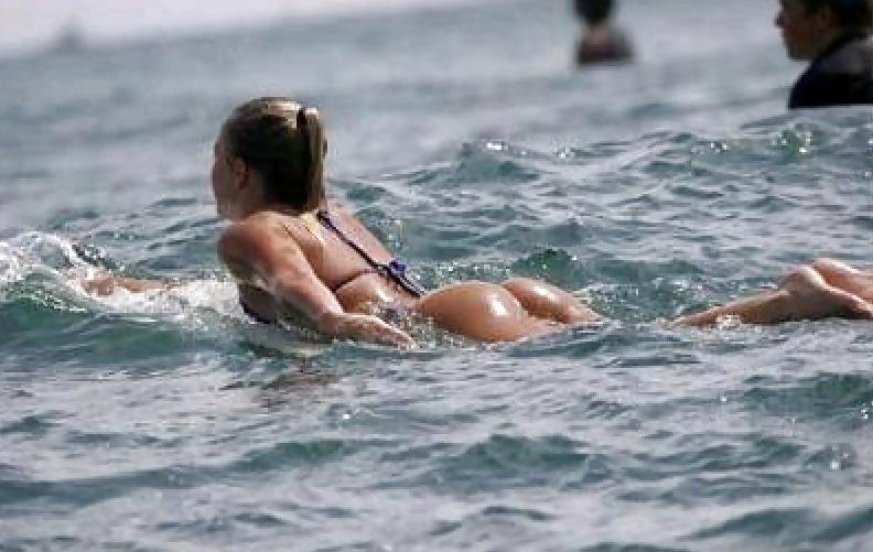 25P Beautiful Asses On The Beach 3 by Voyeur TROC