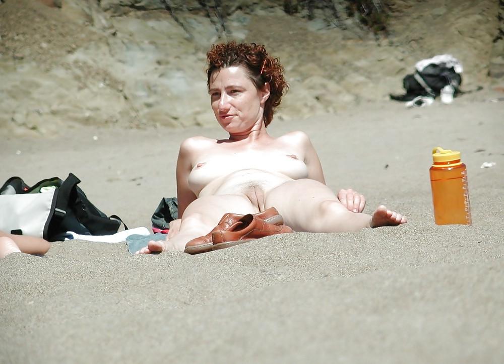 25P Two MILF's at nudie beach